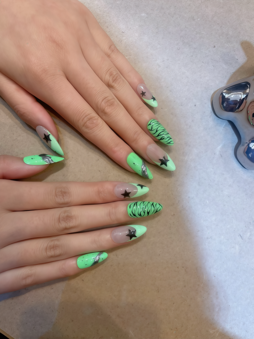 Parrot Feather · Finger Nail - Image 4