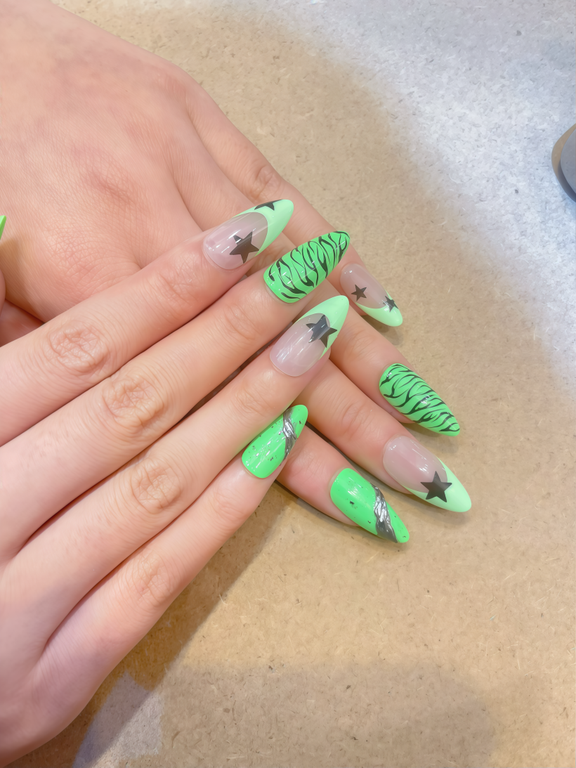 Parrot Feather · Finger Nail - Image 3