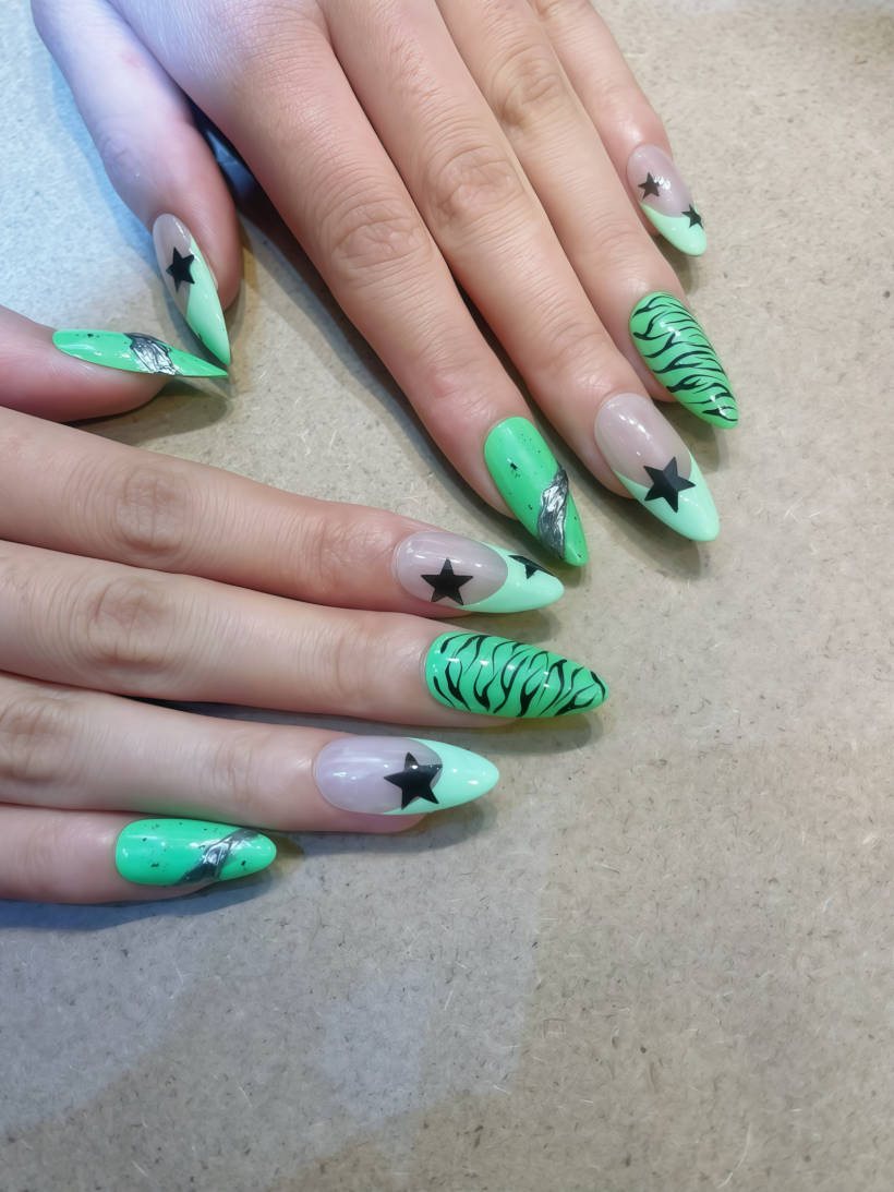 Parrot Feather · Finger Nail - Image 2
