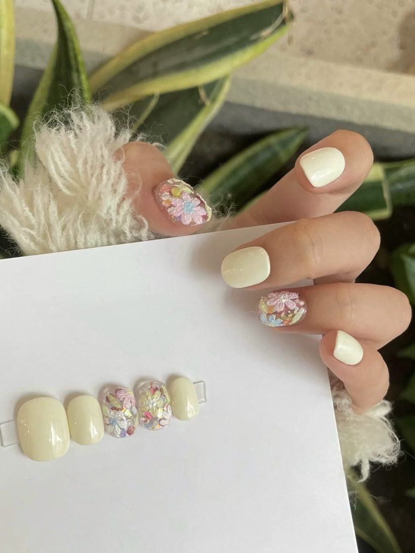 Floral Breeze · Handmade Finger Nail - Image 3