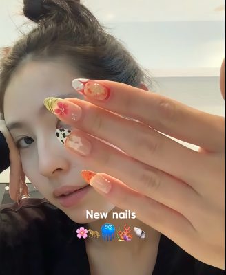 Coconut Satin · Finger Nail