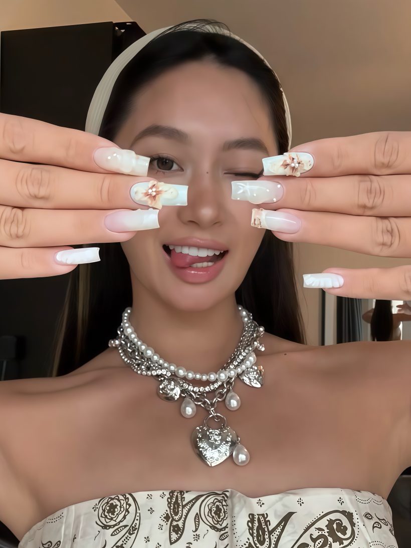 White Lily · Finger Nail