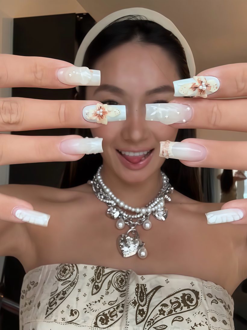 White Lily · Finger Nail - Image 2